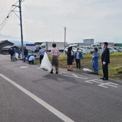 会社周辺の清掃活動